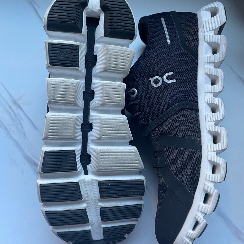 Women On Cloud 5 sneakers